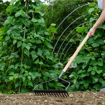 Kent & Stowe Carbon Steel Long Handled Soil Rake - image 2