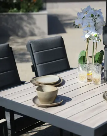 Supremo Mannington 6 Seat Rectangular Dining Set - image 3